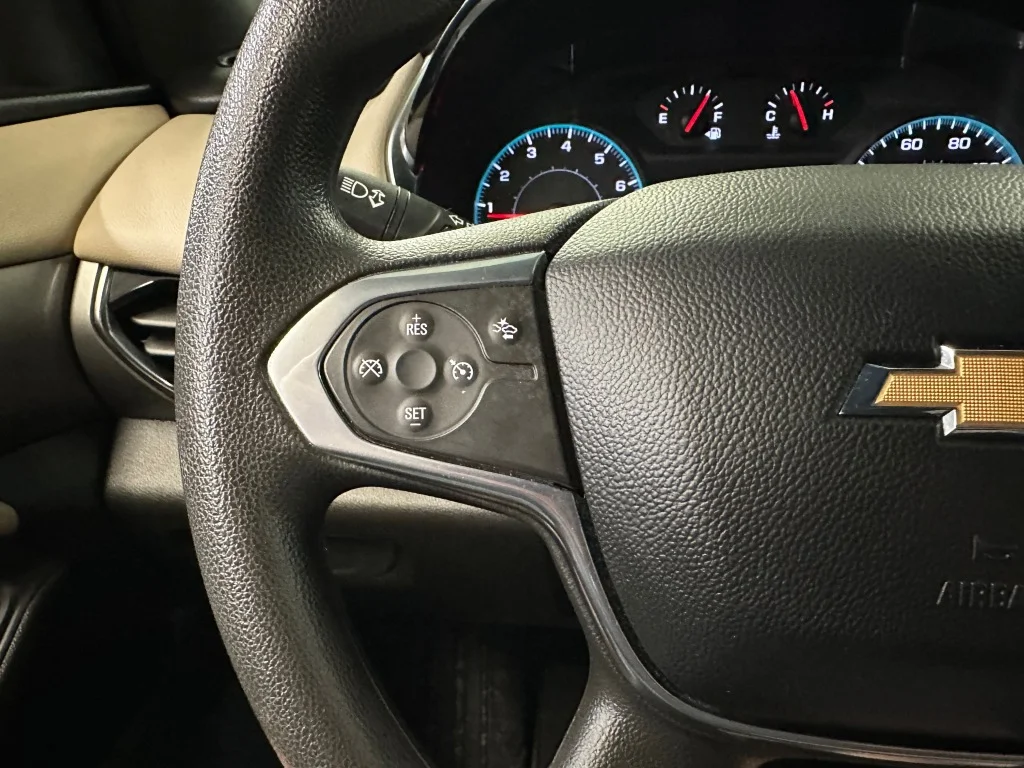 Used 2023 Summit White Chevrolet LS image 9