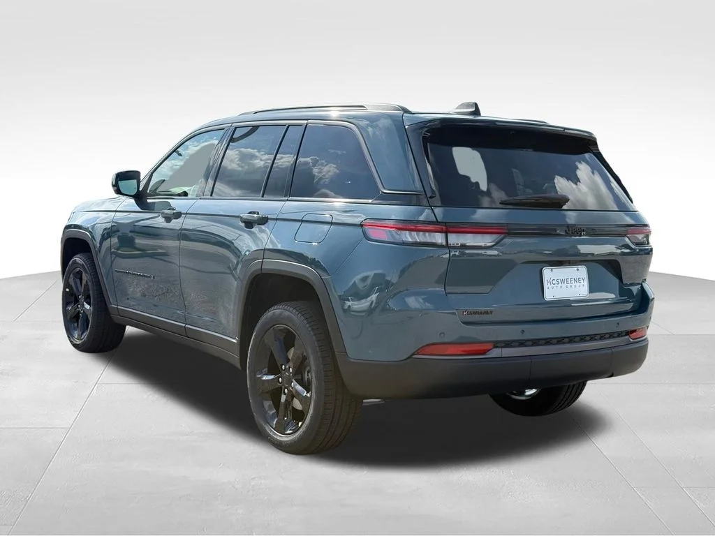 New 2026 Steel Blue Exterior Paint Jeep Limited image 4