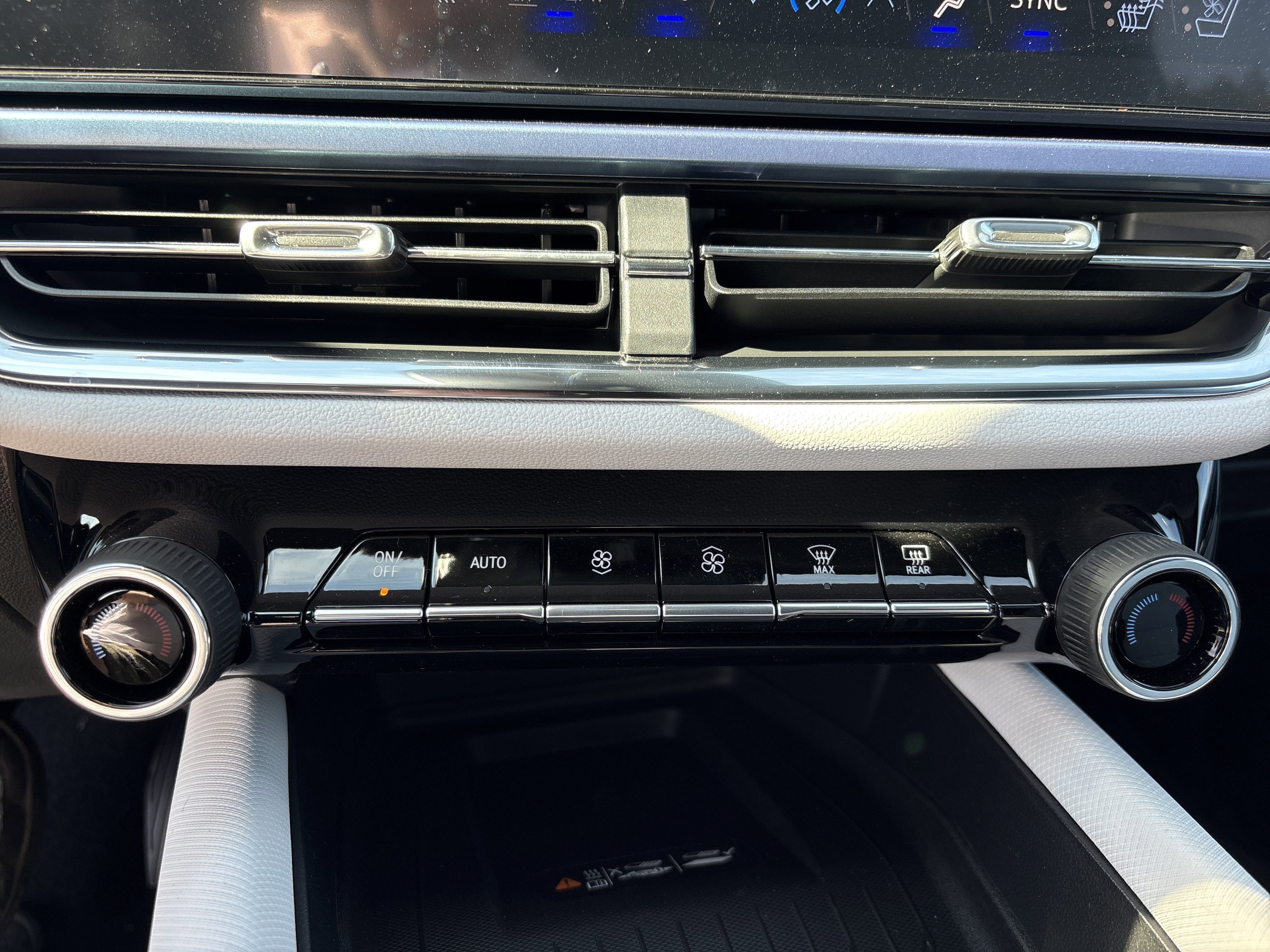 2026 Chevrolet Equinox EV 2LT - Photo 30