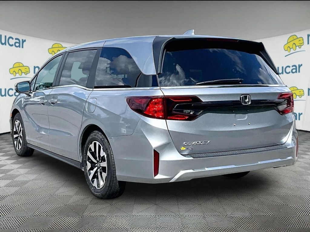 Used 2026 Silver Honda EX-L image 4
