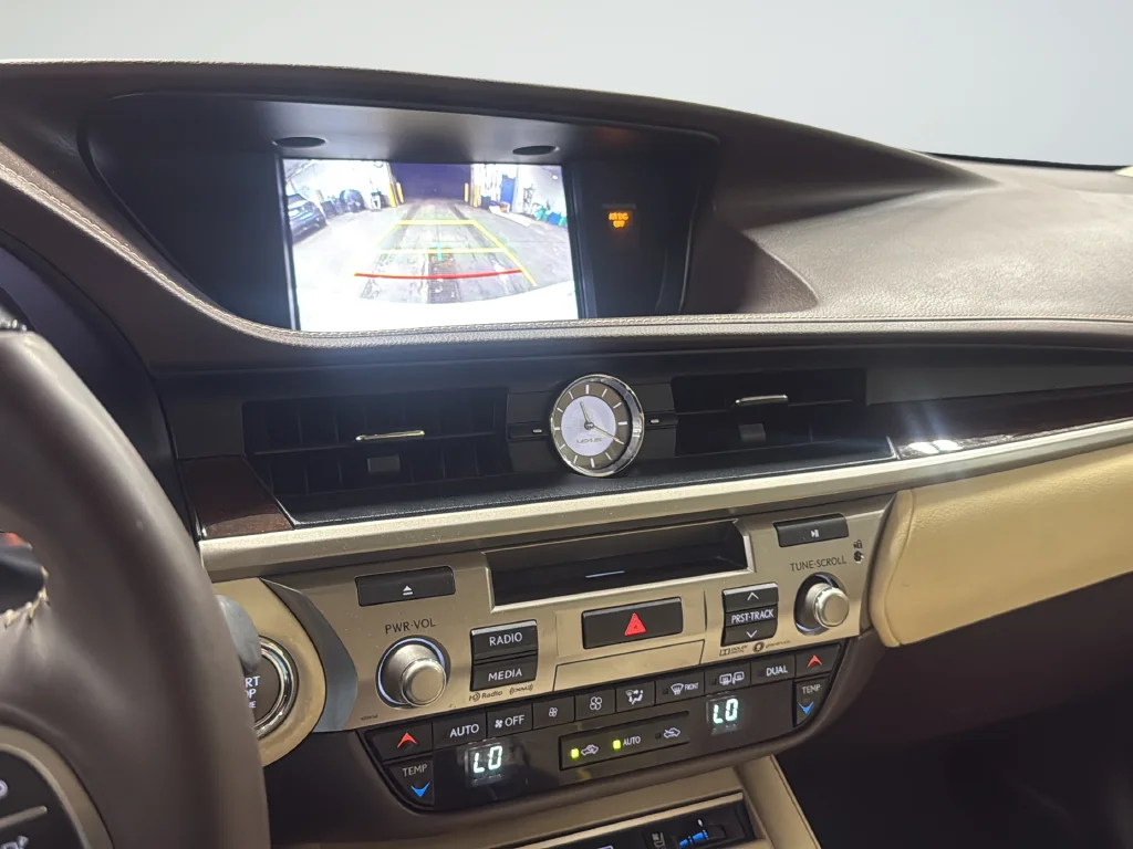 Used 2017 White Lexus 350 image 18