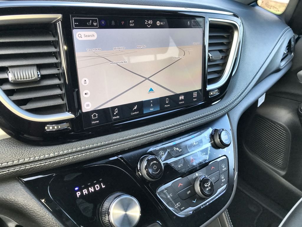 2026 Chrysler Pacifica Limited - Photo 16