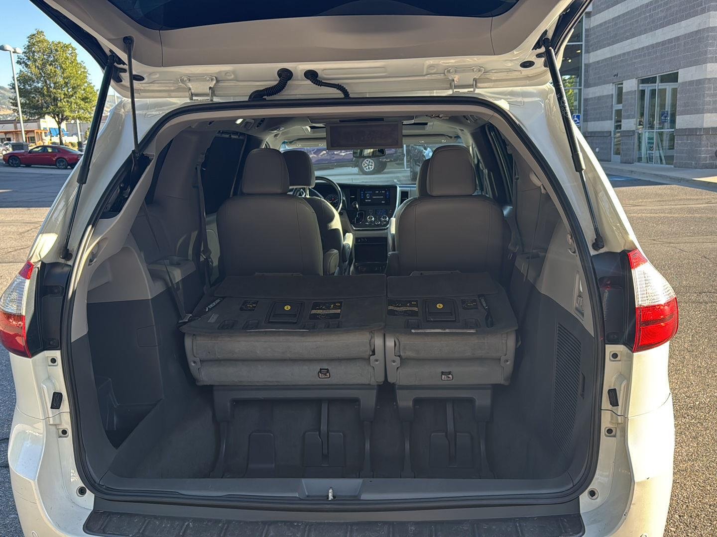 2017 Toyota Sienna XLE Premium - Photo 6