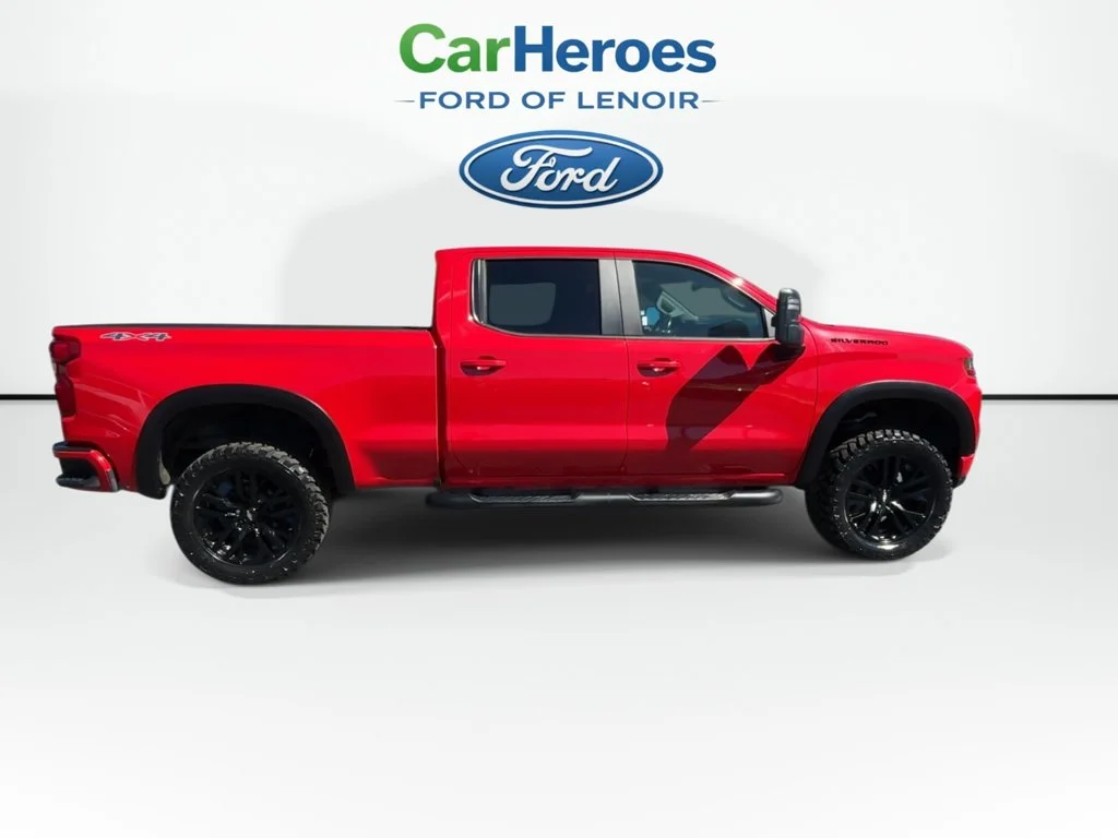 Used 2020 Red Chevrolet RST image 9
