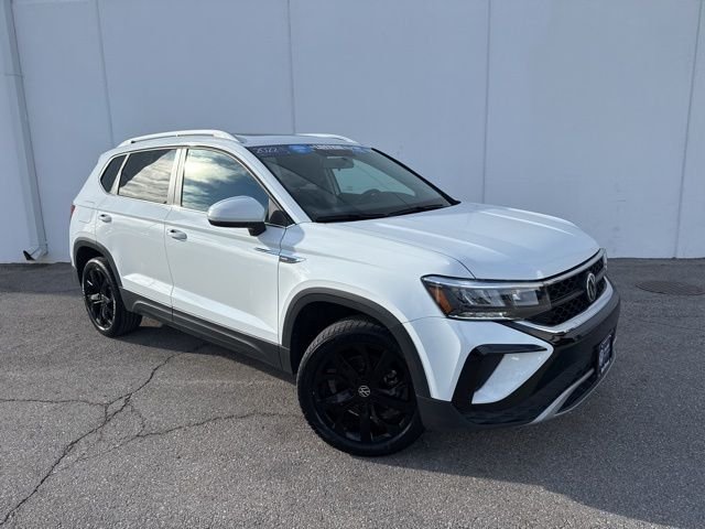 Certified 2022 Volkswagen Taos SE with VIN 3VVTX7B26NM072620 for sale in Kansas City