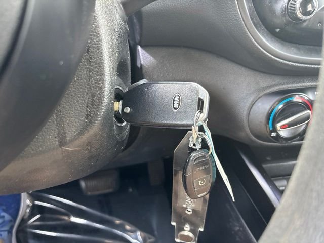 Used 2020 Black Kia S image 22