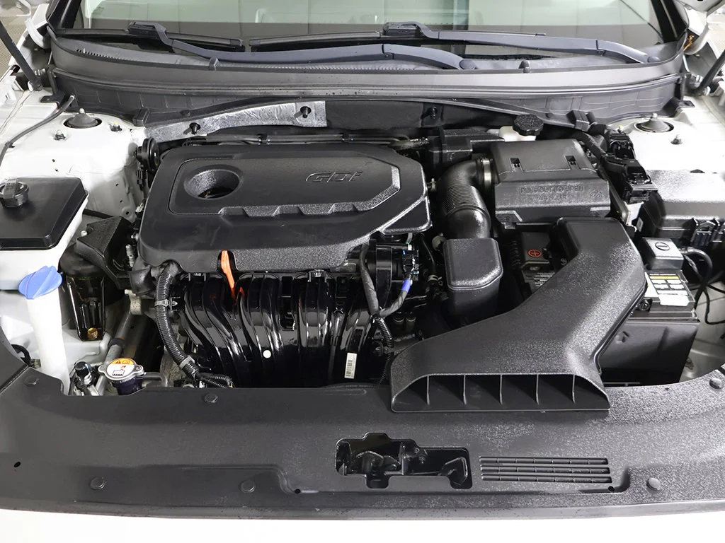 Used 2019 Silver Hyundai Limited image 24