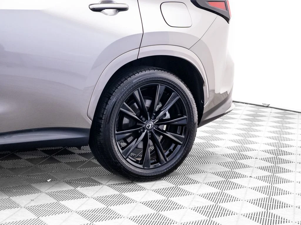 Used 2024 Silver Lexus 350 F SPORT Handling image 37