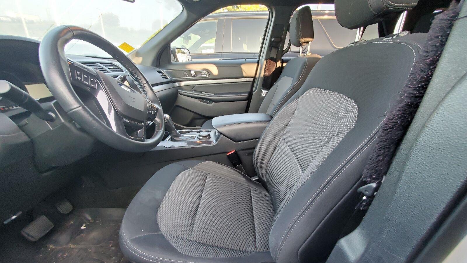 Used 2018 Oxford White Ford XLT image 3