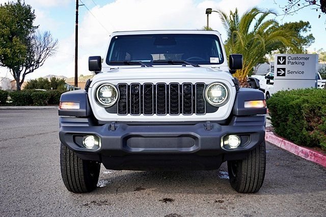 New 2026 Bright White Clear-Coat Exterior Paint Jeep Sport S image 5