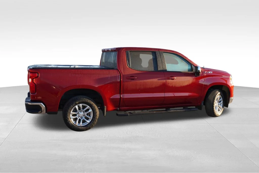 Used 2022 Cherry Red Tintcoat Chevrolet LT image 4
