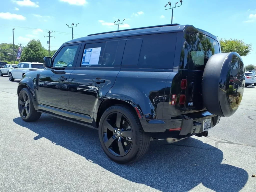 Used 2025 Black Land Rover 110 P400 X-Dynamic SE image 27