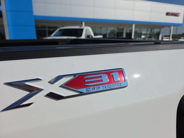 New 2026 Summit White GMC Pro image 10