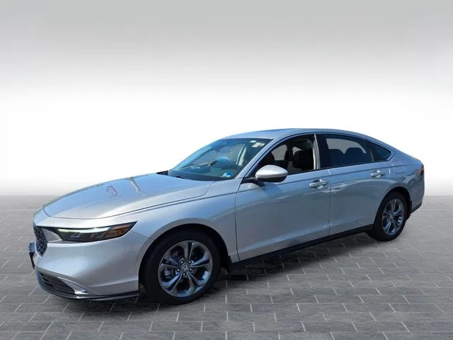Used 2024 Silver Honda EX image 3