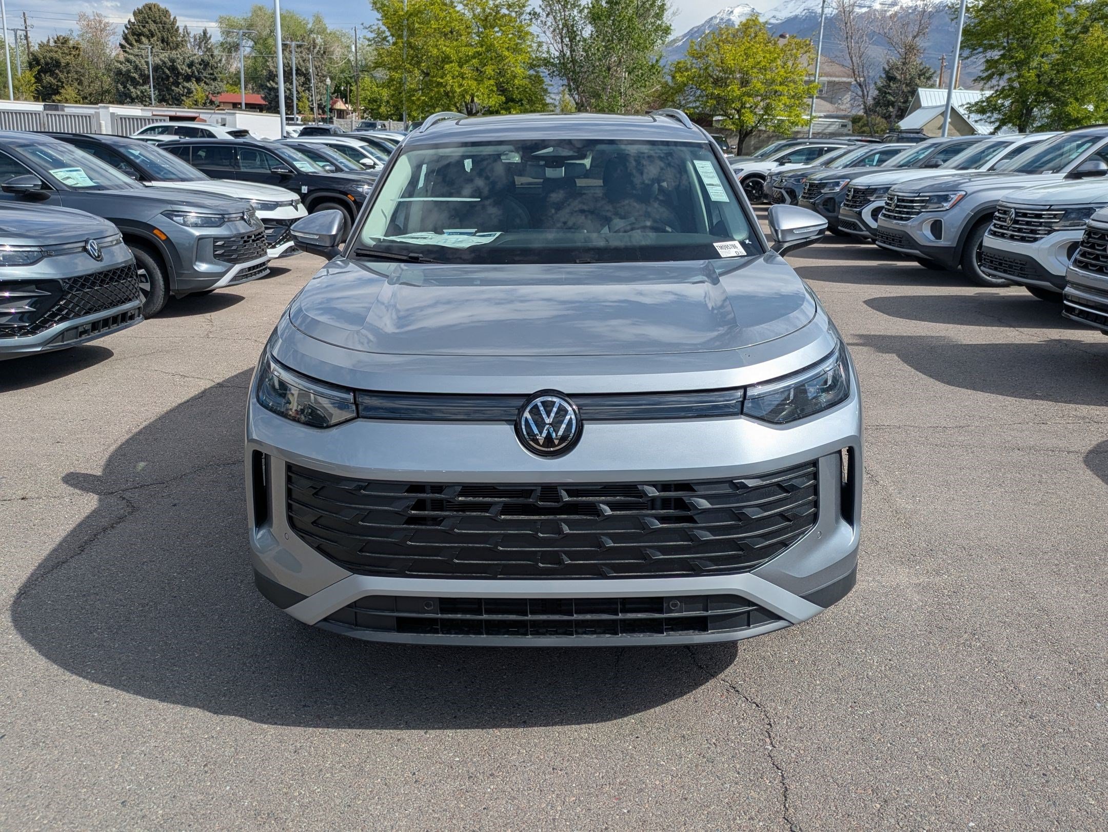 New 2026 Pyrite Silver Metallic Volkswagen SE image 9