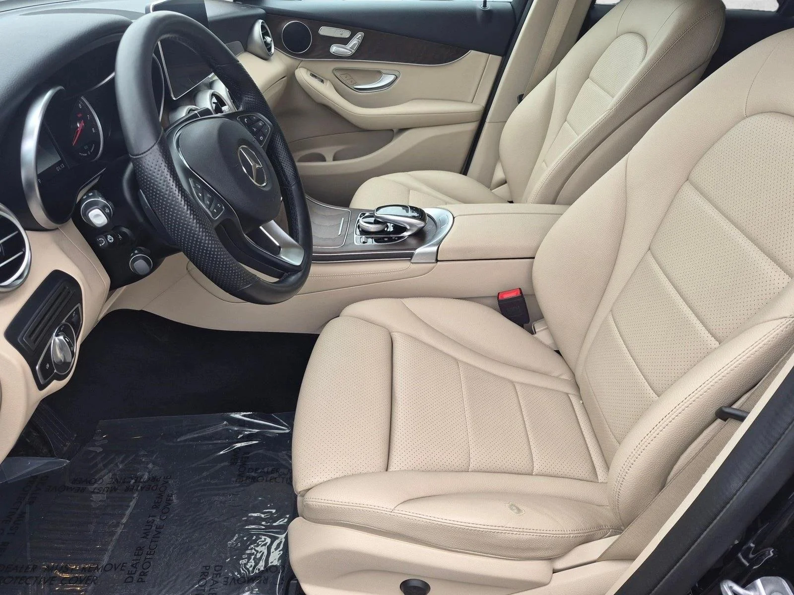 Used 2019 Black Mercedes-Benz GLC 350e image 16