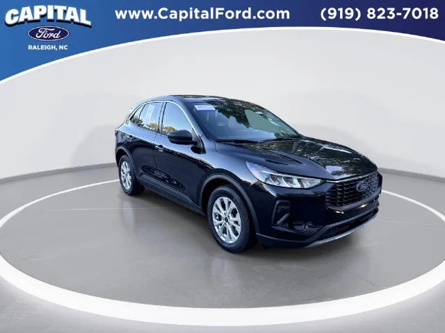 Used 2023 Black Ford Active image 2