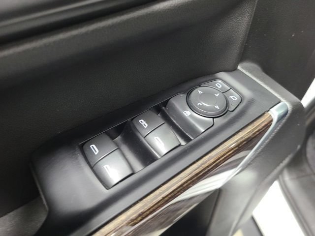 Used 2019 Summit White GMC SLE image 22