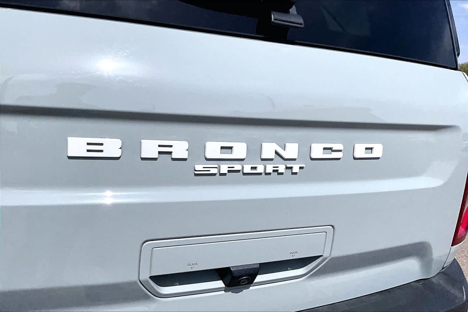 Used 2023 Cactus Gray Ford Badlands image 30