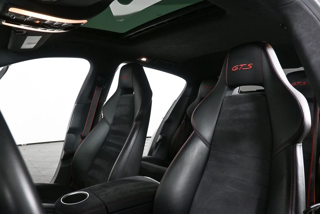 Used 2015  Porsche GTS image 5
