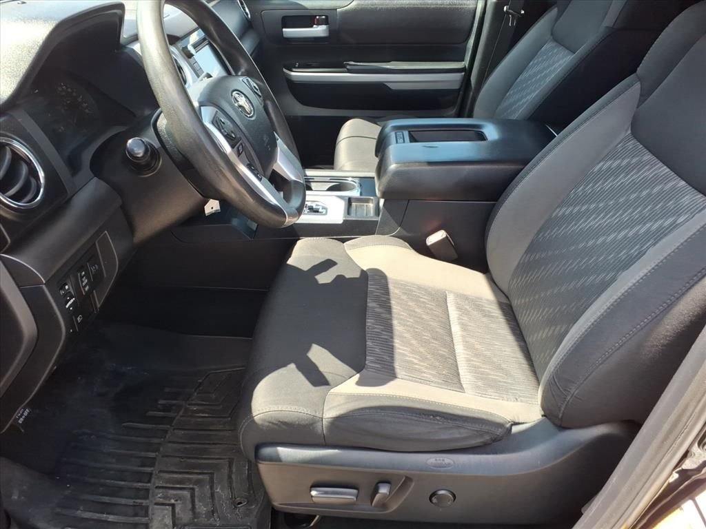 Used 2018 Black Toyota SR5 image 11