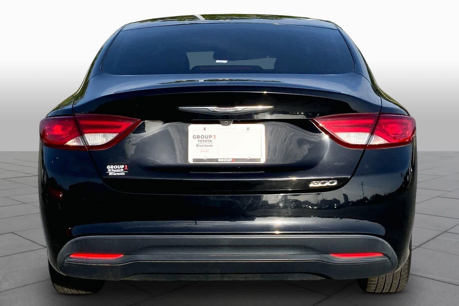 Pre-Owned 2017 Chrysler 200 Touring