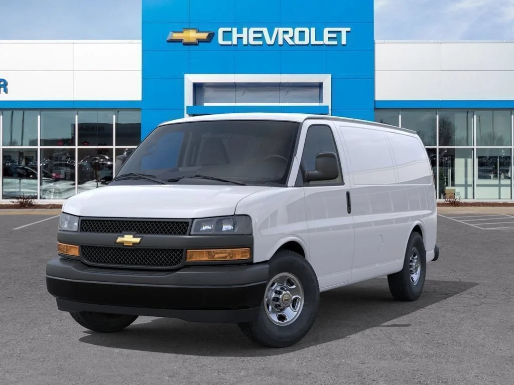New 2026 Summit White Chevrolet WT image 6