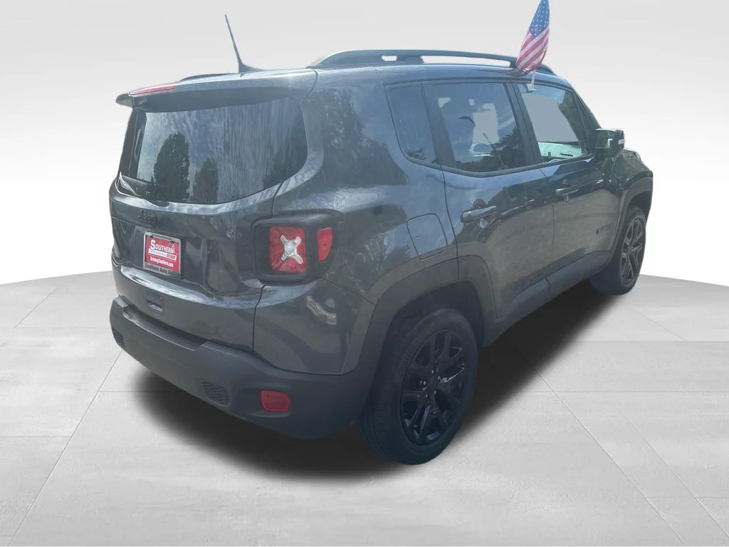 Used 2023 Gray Jeep Altitude image 22