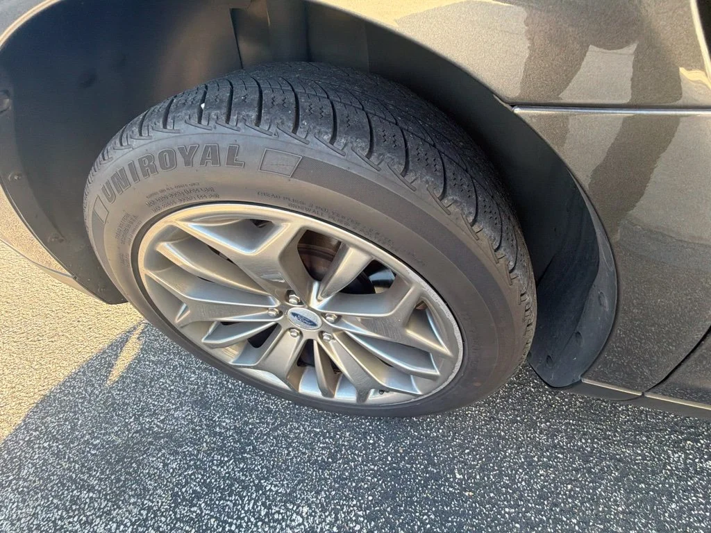 Used 2017 Gray Ford Limited image 18