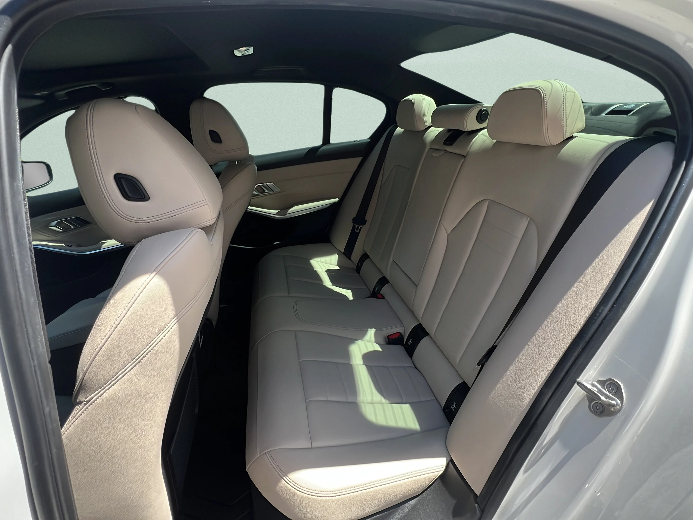 Used 2022 Mineral White Metallic BMW 330e image 9