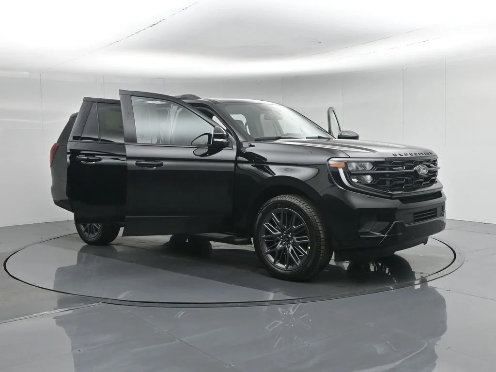 New 2026 Black Ford Platinum image 34