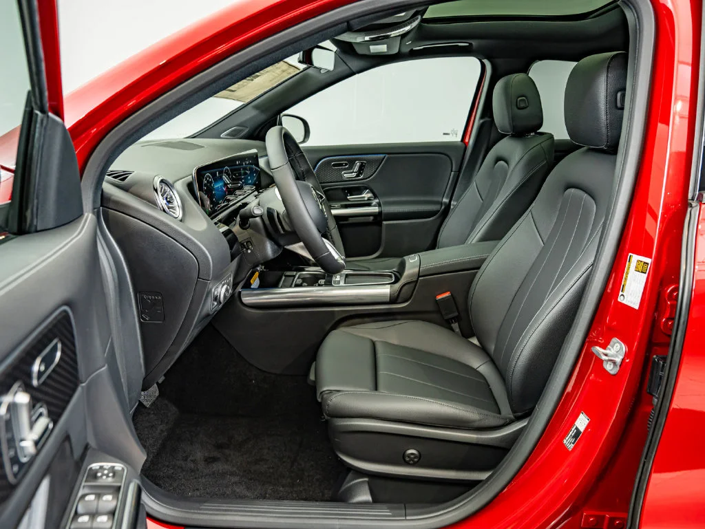 New 2026 Manufaktur Patagonia Red Metallic Mercedes-Benz GLA 250 image 33