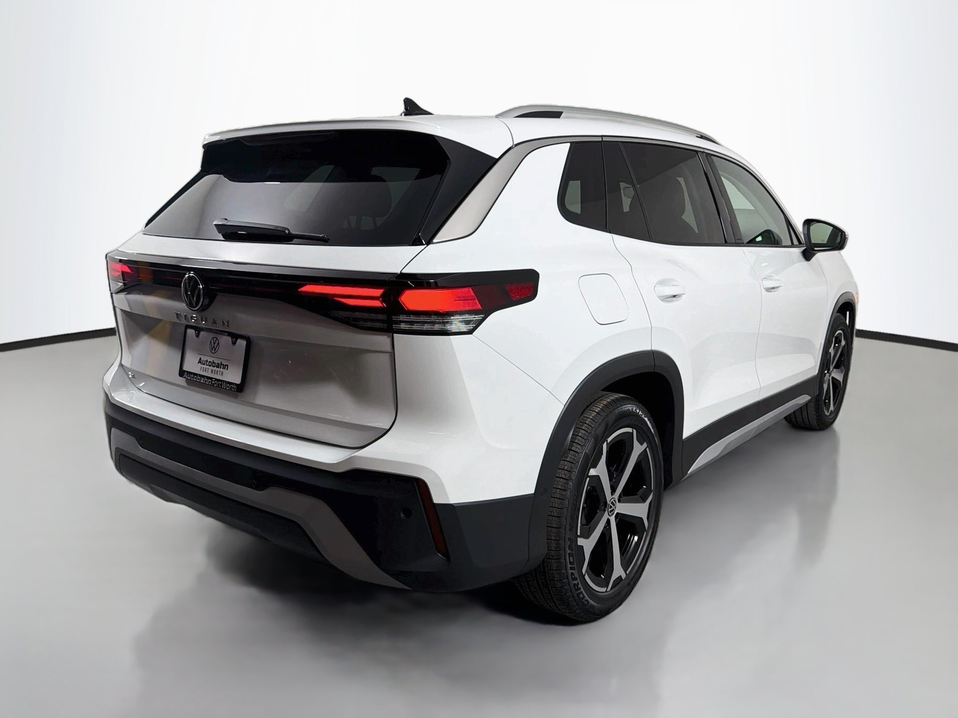New 2026 White/off-white Volkswagen SE image 5