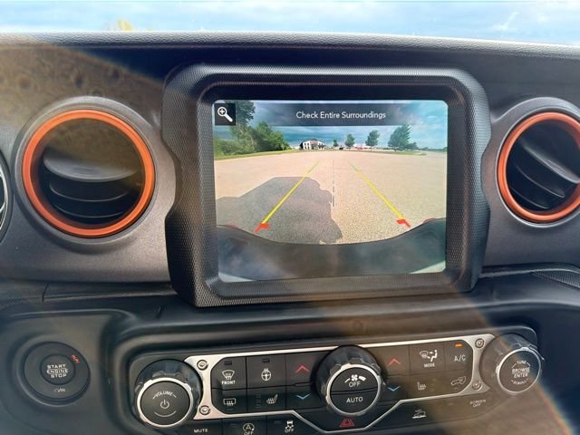 Used 2021 White Jeep Mojave image 12