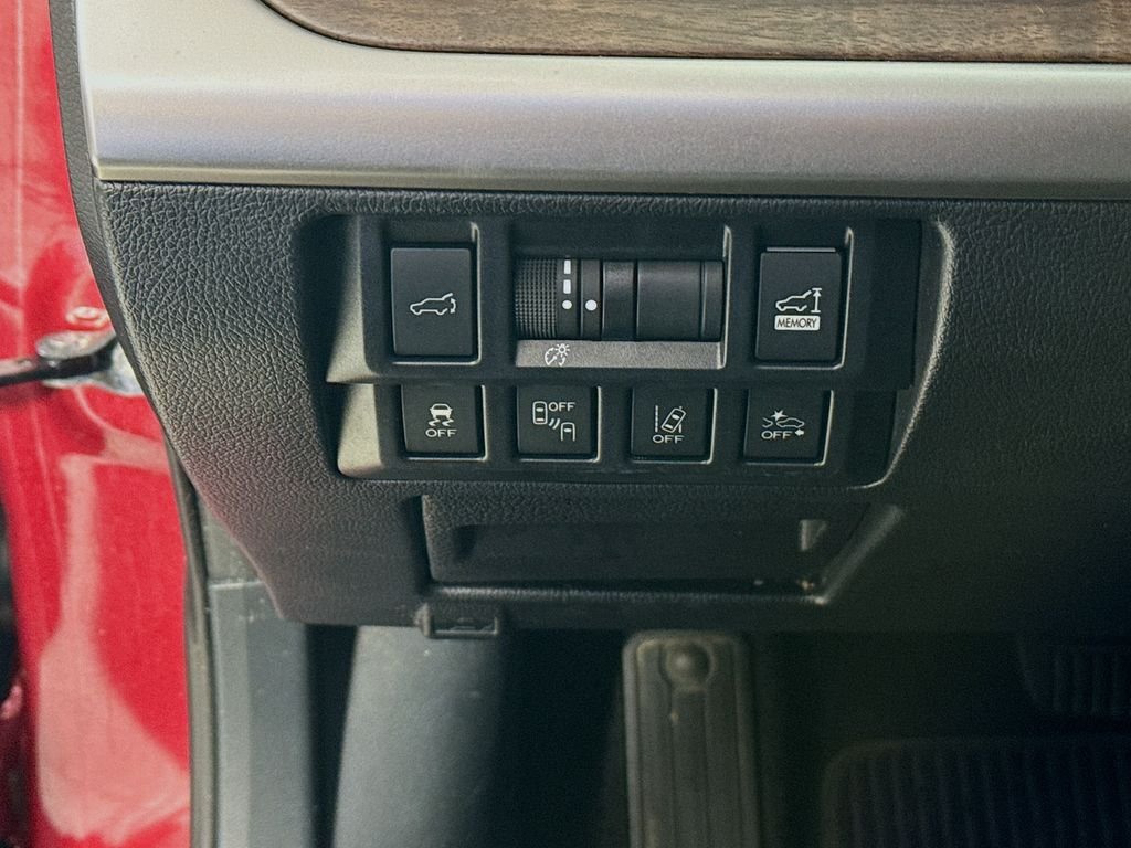 Used 2018 Red Subaru 2.5i image 11