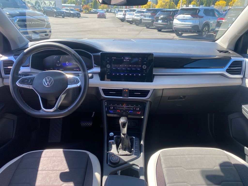 Used 2025 Gray Volkswagen 1.5T SE image 19