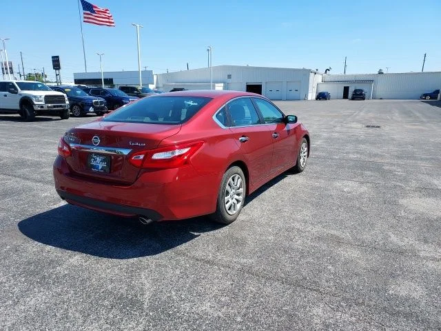 Used 2017 Red Nissan 2.5 S image 3