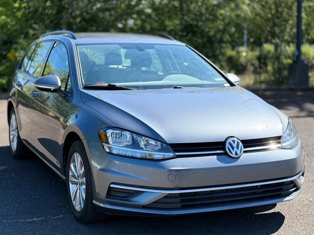 Used 2019  Volkswagen S image 7