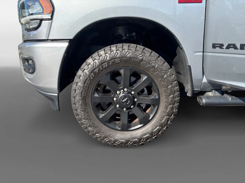 Used 2024 Silver Ram Laramie image 15
