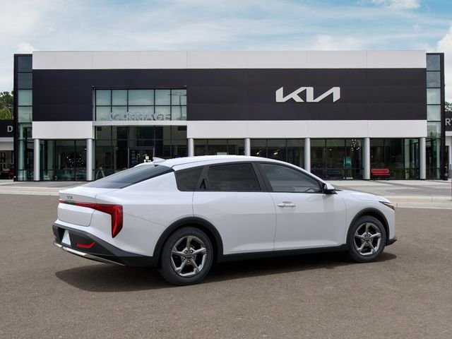 New 2026 Snow White Pearl Kia LXS image 6