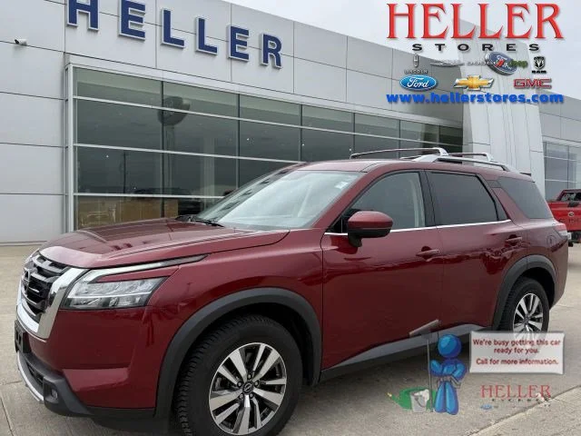 2022 Nissan Pathfinder SL 4WD's photo