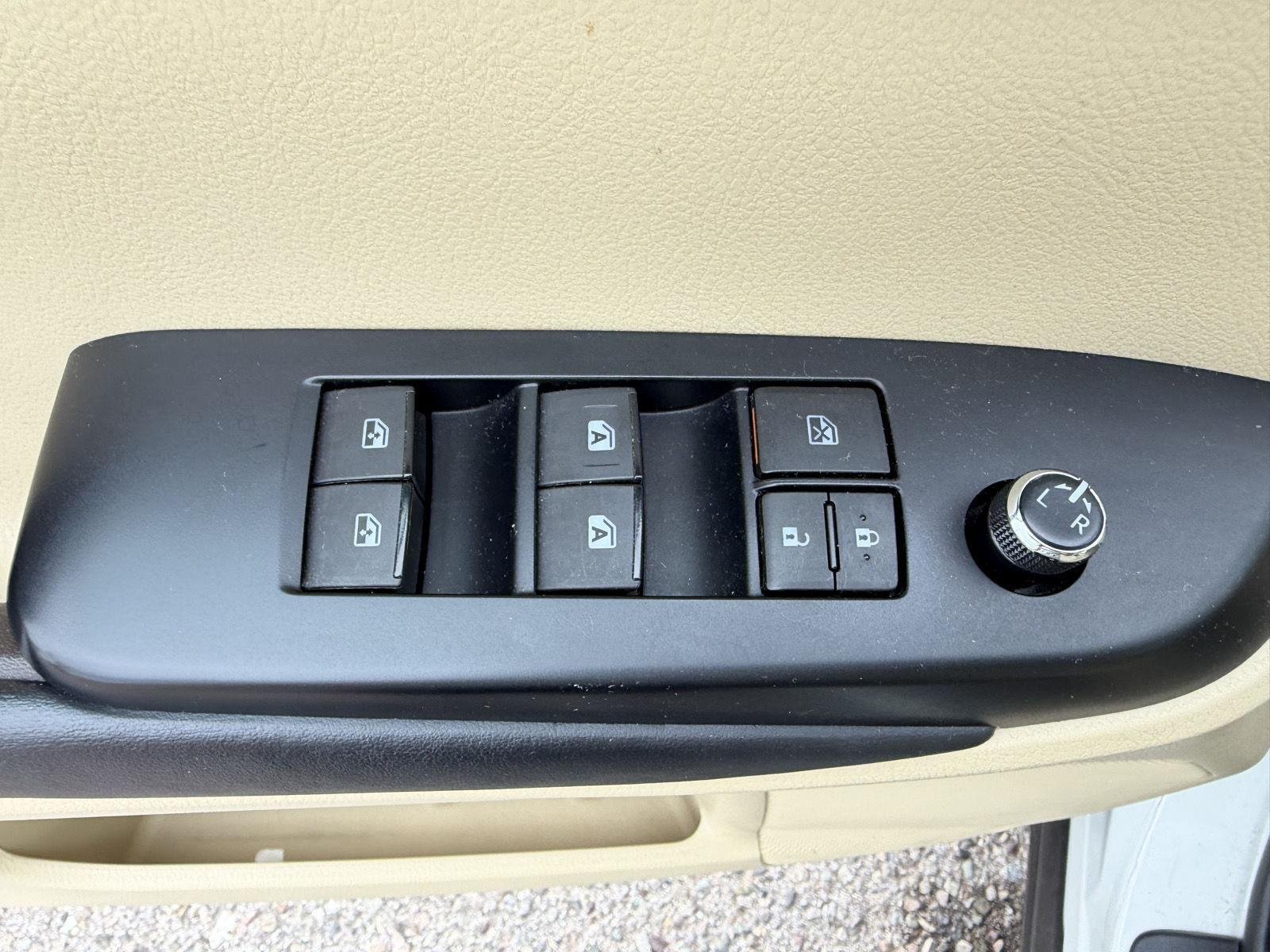 Used 2017 Blizzard Pearl Toyota XLE image 16