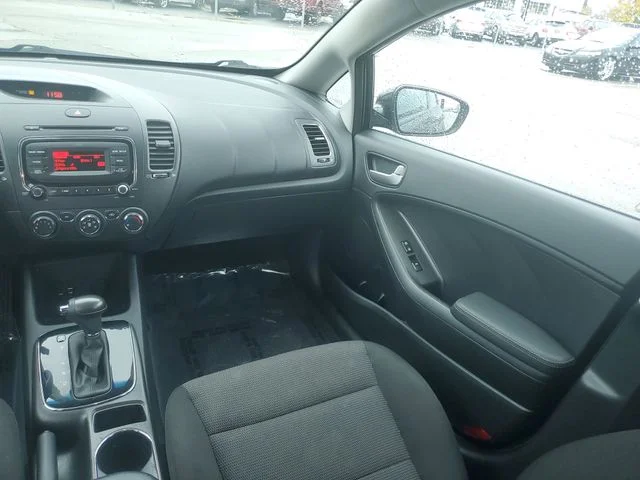 2018 Kia FORTE LX - Photo 16