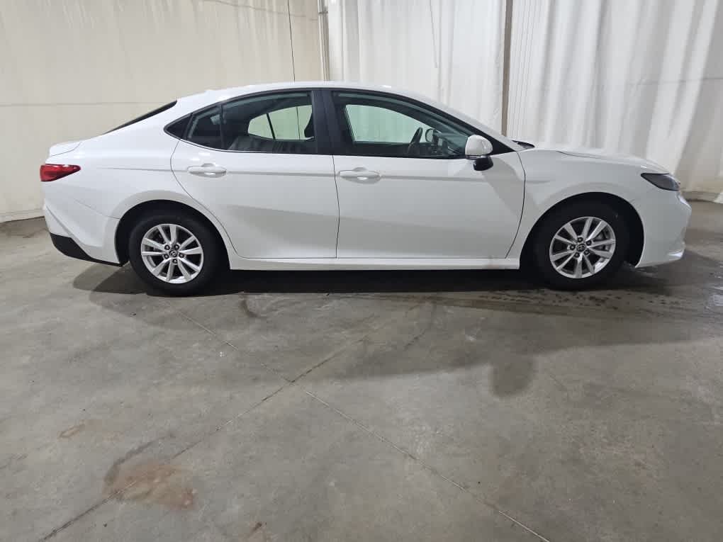 Used 2025 Ice Cap Toyota LE image 8