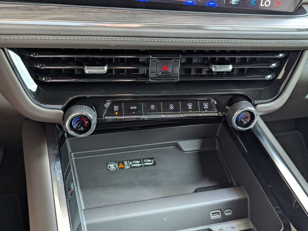 2026 Chevrolet Suburban LT - Photo 24
