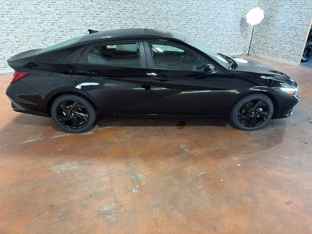 New 2026 Abyss Black Hyundai SEL Sport Plus image 8