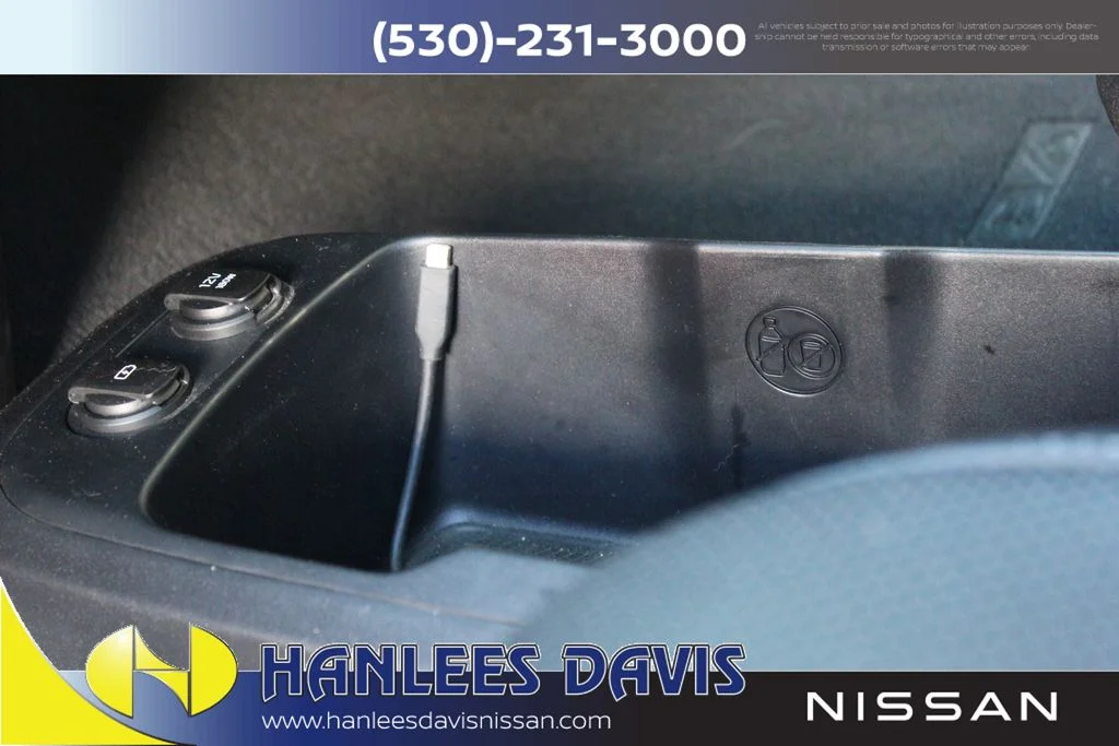 Used 2023 Gray Kia Wind image 15