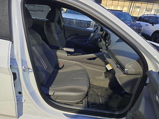 New 2026 White Hyundai SEL Sport image 23