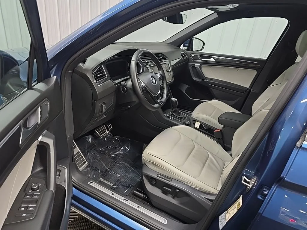 Used 2020 Blue Volkswagen 2.0T SEL Premium R-Line image 29