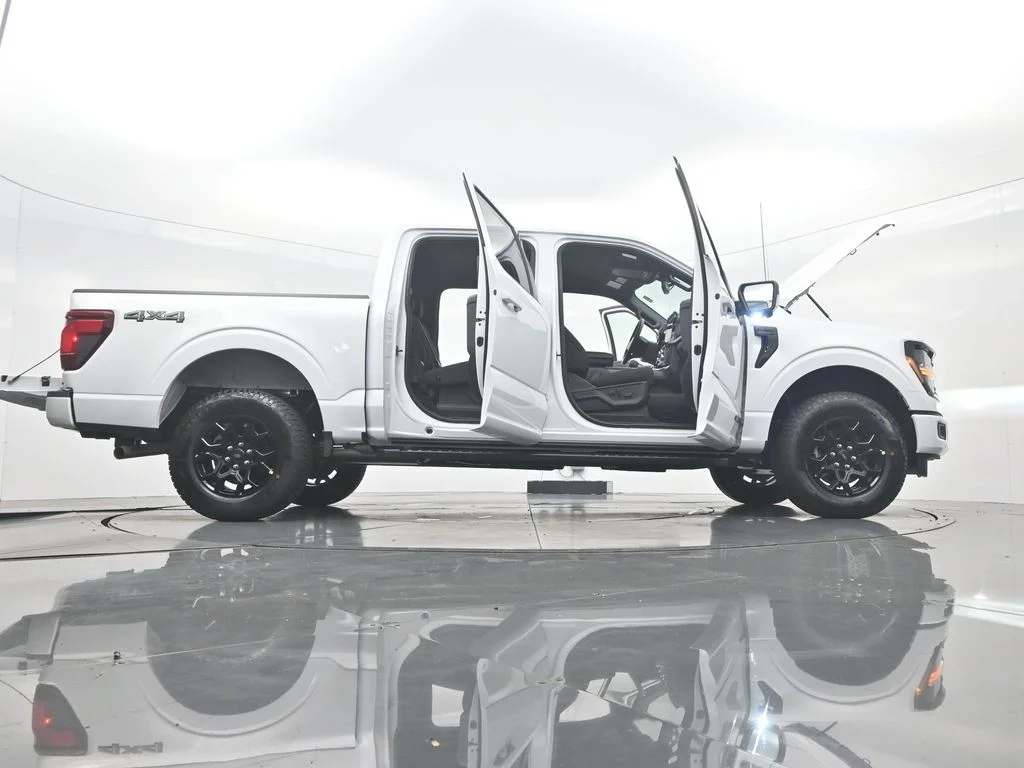 New 2026 Oxford White Ford XLT image 56